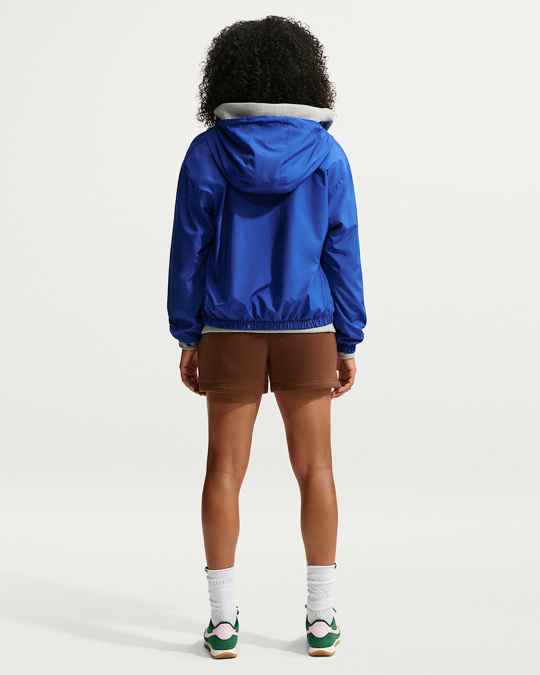 NIKE W NK STDO FLC MW MR STD 4 SHRT CACAO WOW/SAIL – Bild 5