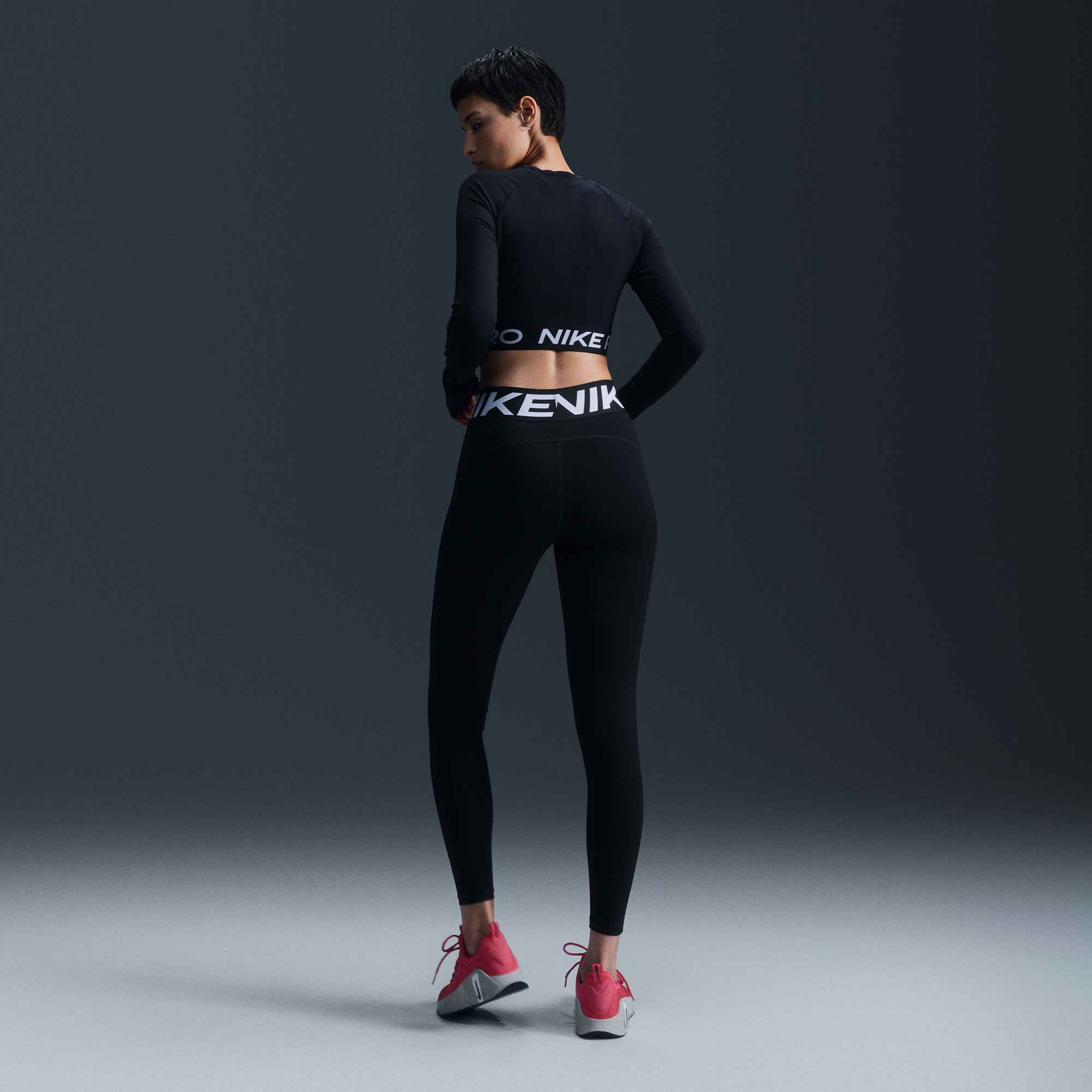 NIKE W NP SCULPT DF HR TIGHT BLACK/WHITE – Bild 2