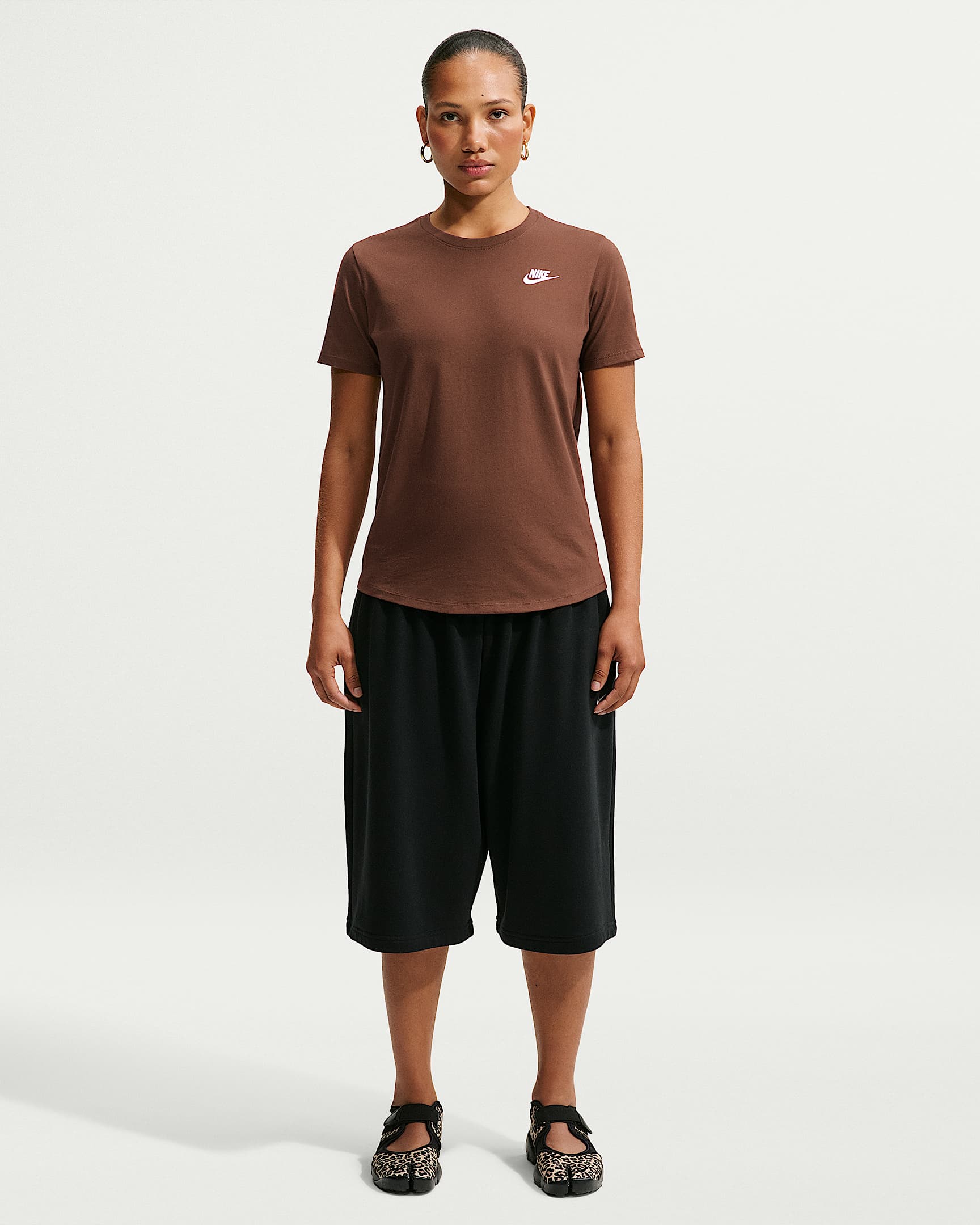 NIKE W NSW CLUB SS TEE CACAO WOW – Bild 4