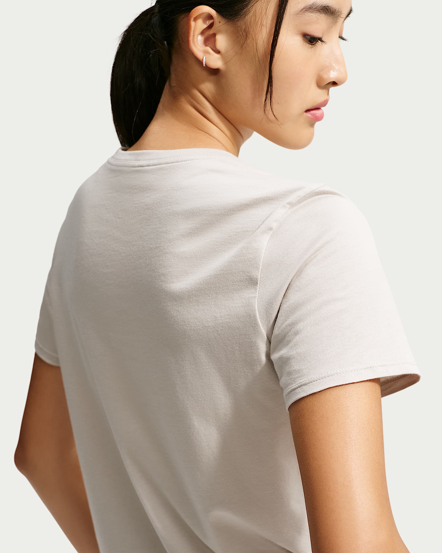 NIKE W NSW CLUB SS TEE CREAM II – Bild 2
