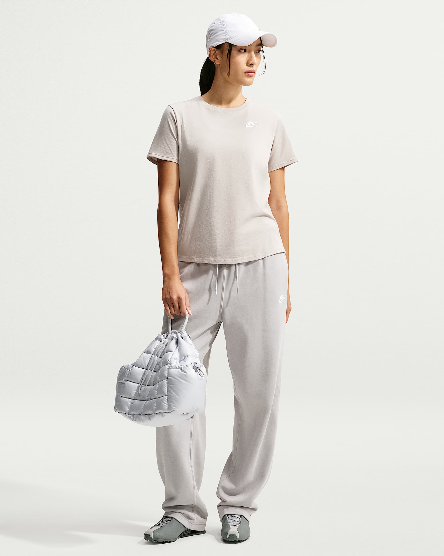 NIKE W NSW CLUB SS TEE CREAM II – Bild 4