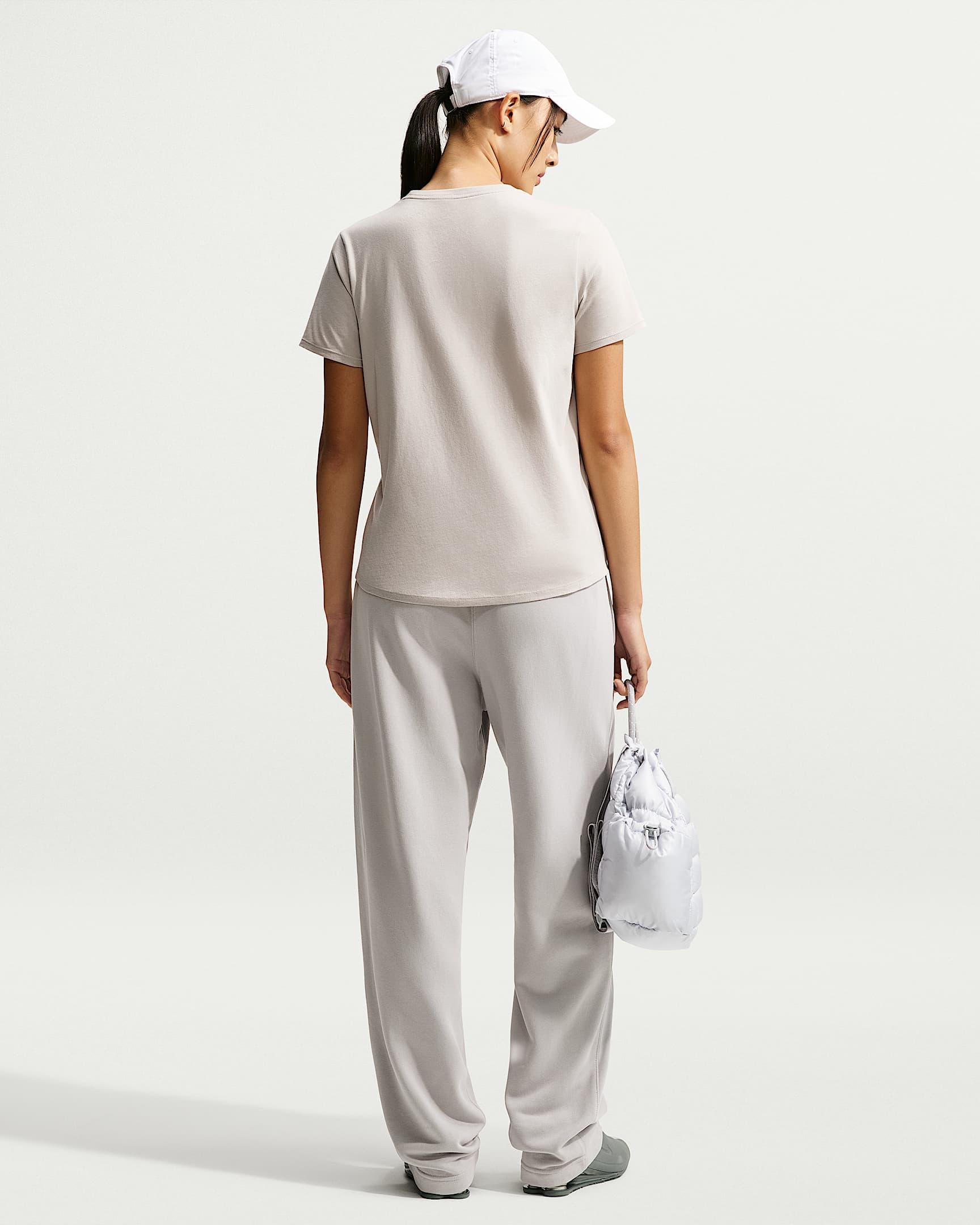 NIKE W NSW CLUB SS TEE CREAM II – Bild 5