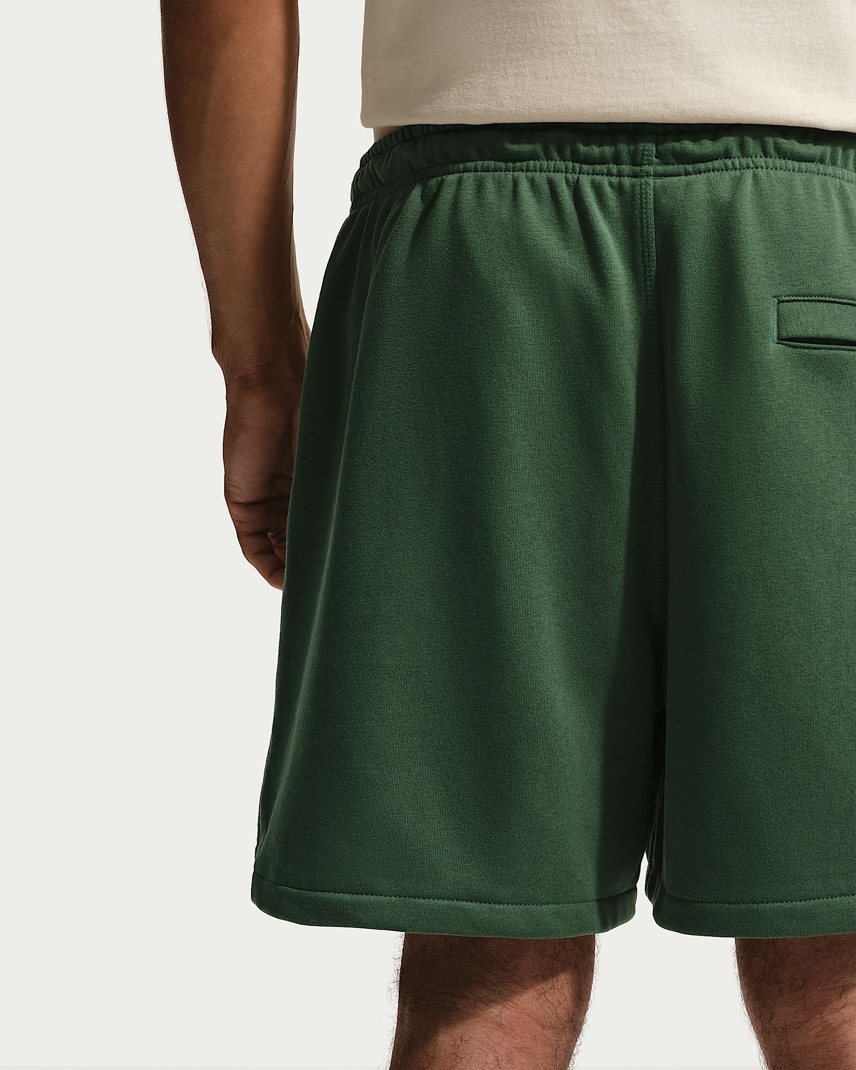 NIKE M NK CLUB FT FLOW SHORT NCC FIR/SANDDRIFT – Bild 3