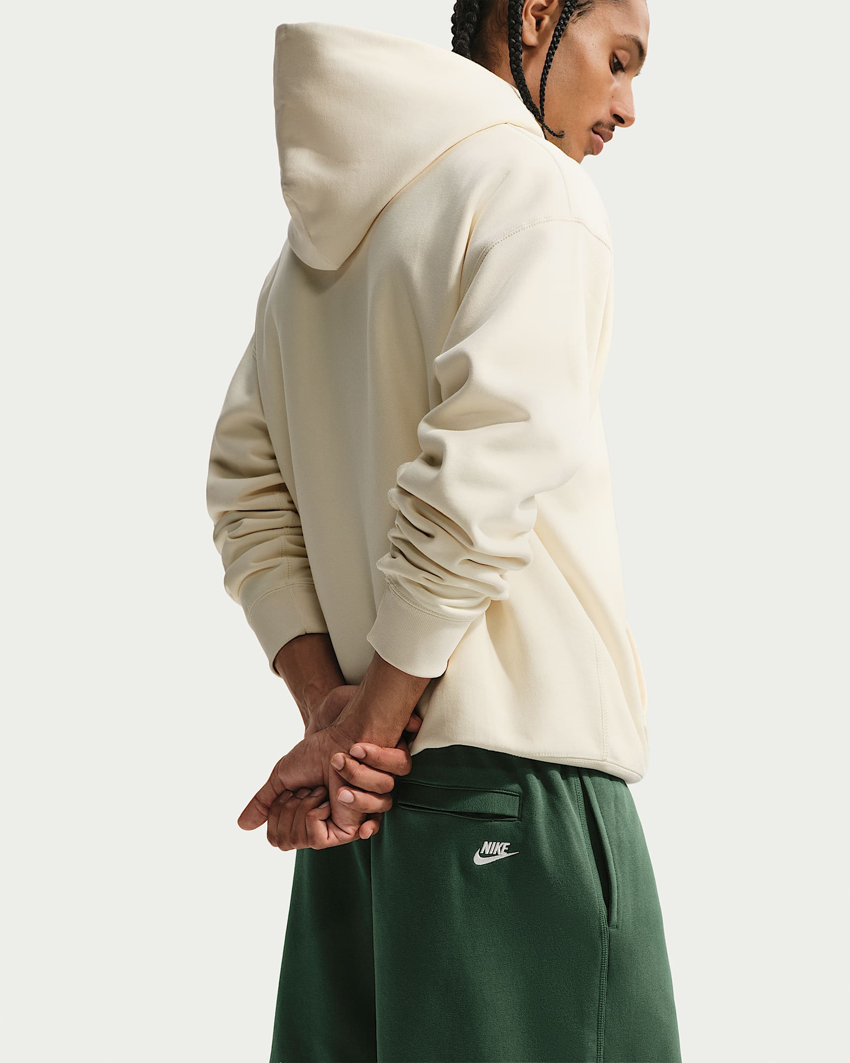 NIKE M NK CLUB FT FLOW SHORT NCC FIR/SANDDRIFT – Bild 4