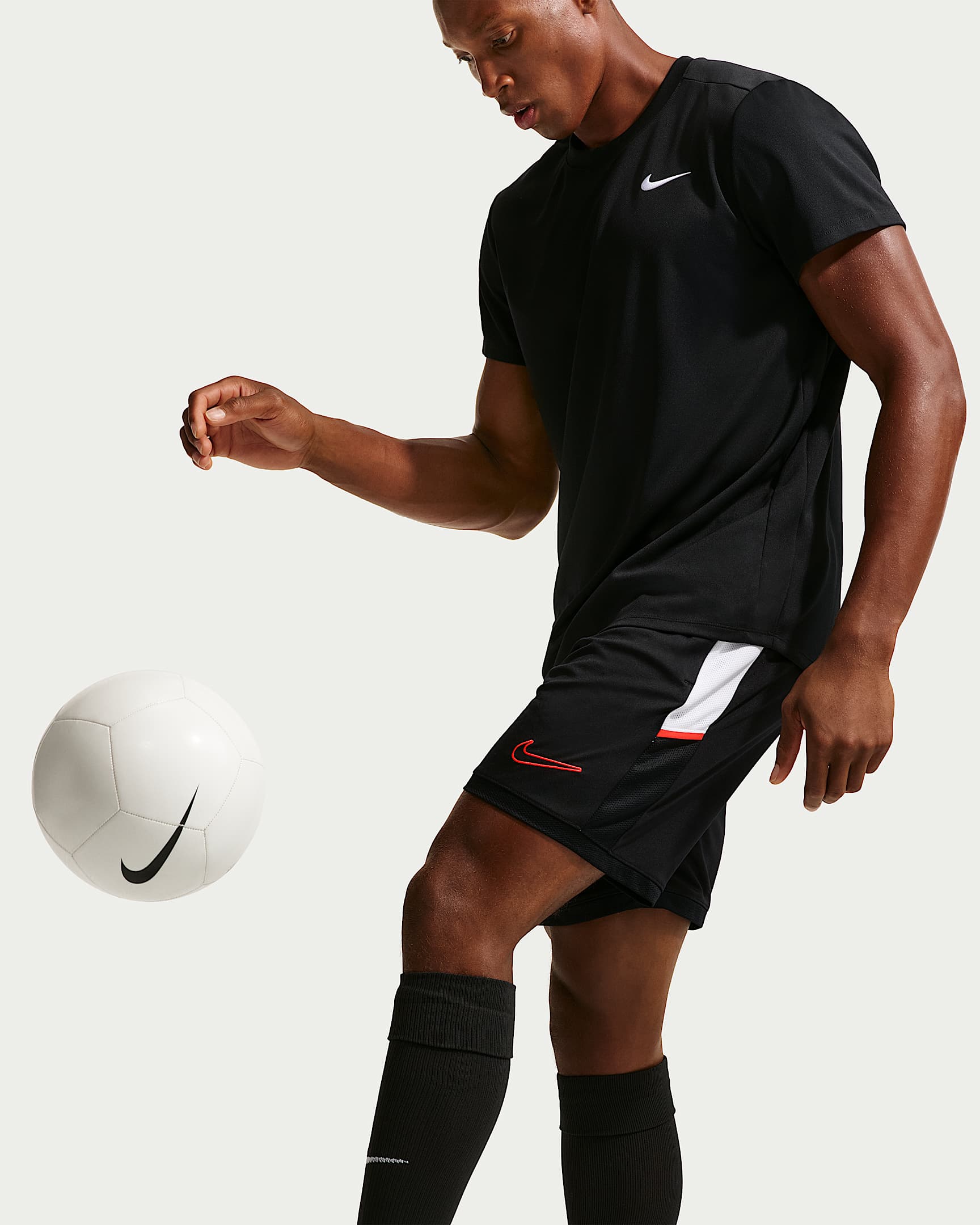 NIKE M NK DF ACD25 SHORT KP BR BLACK/WHITE/BRIGHT CRIMSON – Bild 4