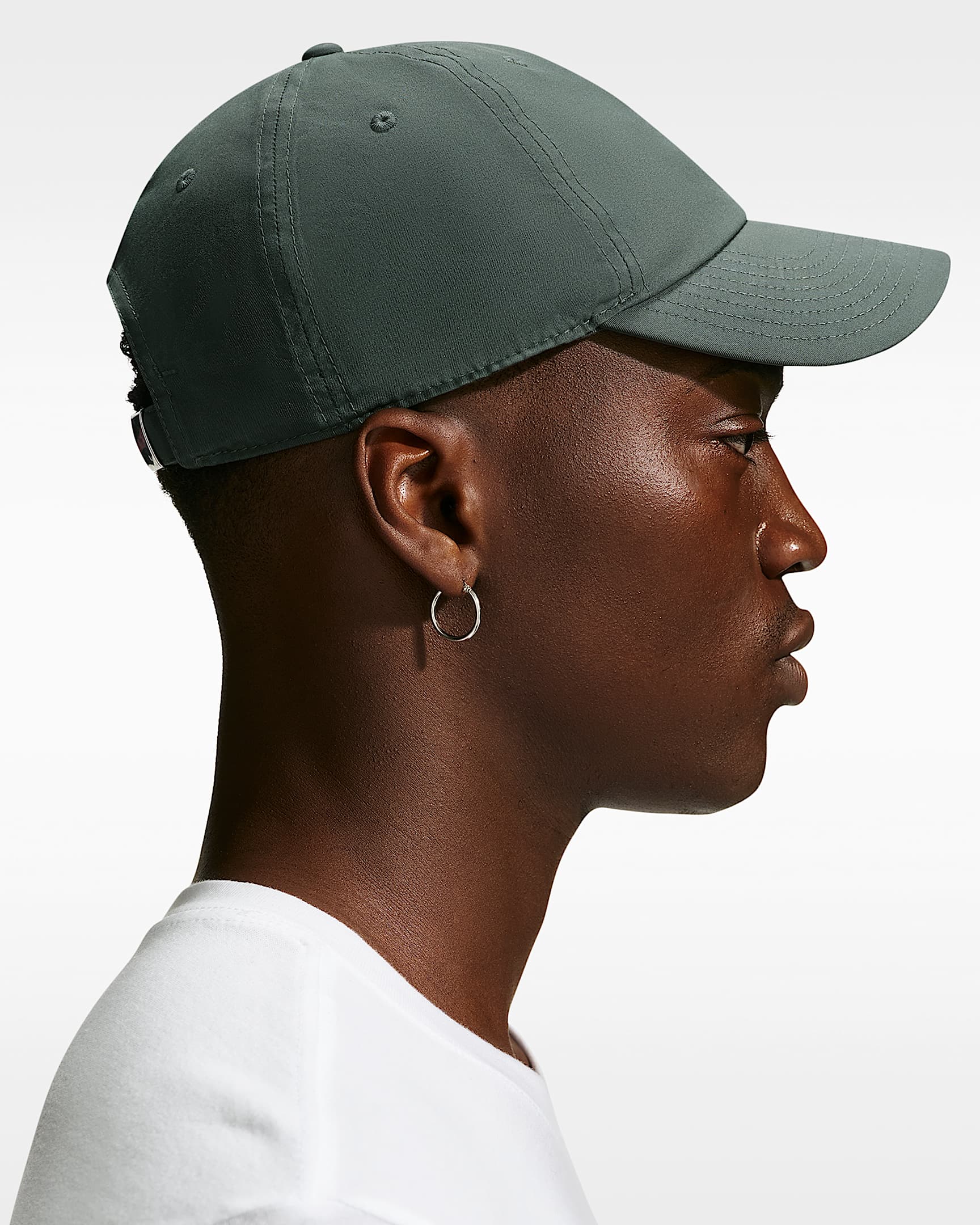 NIKE U NK DF CLUB CAP U CB MTSWSH L CAMO GREEN/METALLIC SILVER – Bild 4