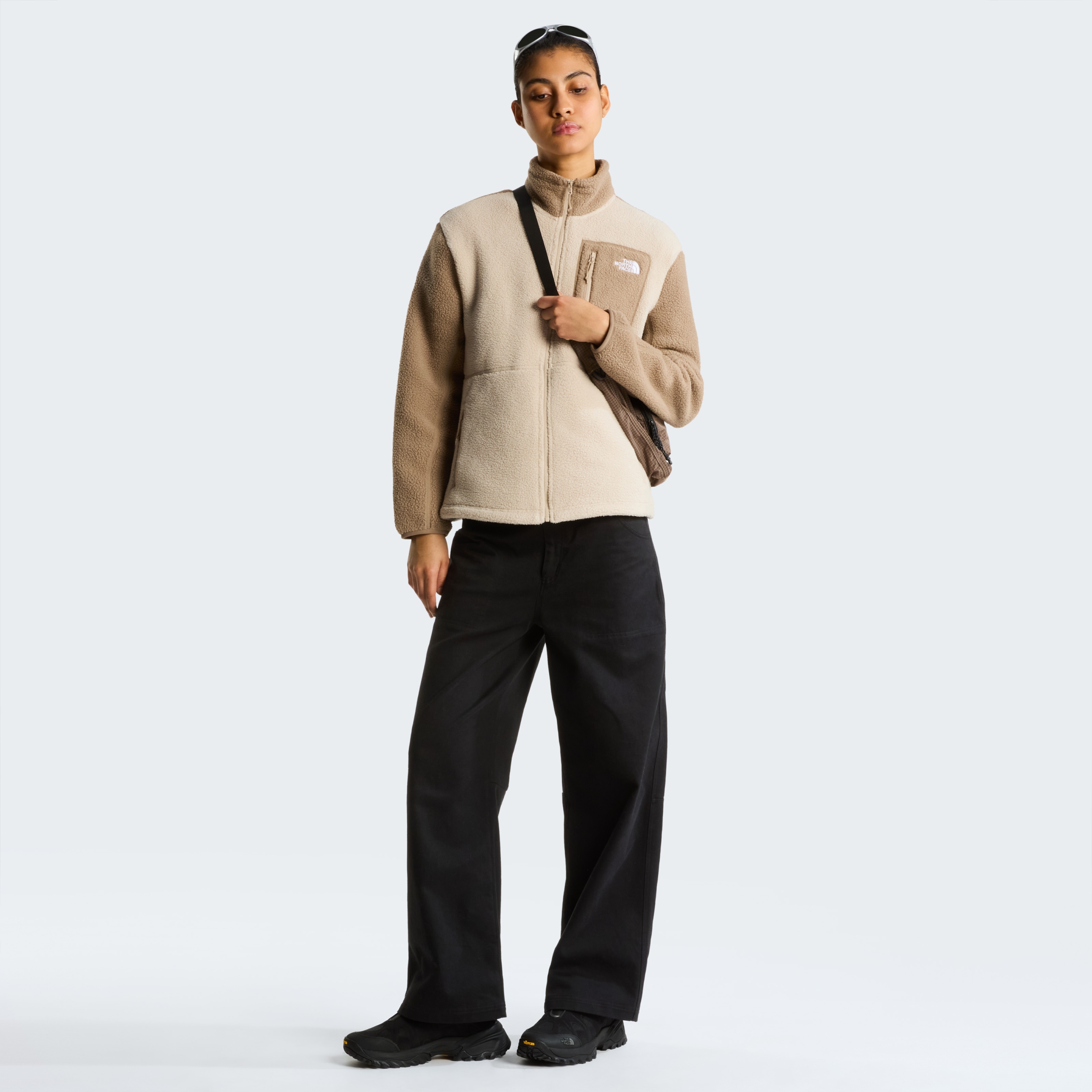 THE NORTH FACE W YUMIORI FULL ZIP TIMELESS TAUPE/GARNET – Bild 3