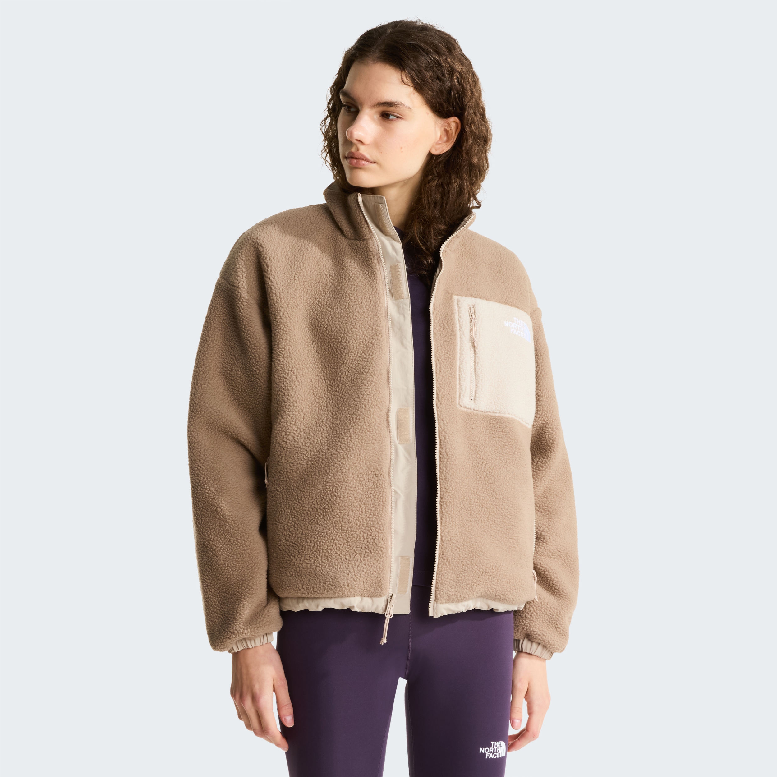 THE NORTH FACE W YUMIORI REVERSIBLE JACKET TIMELESS TAUPE/GARNET – Bild 8